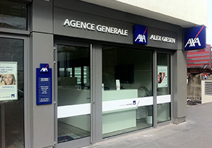 Habillage de la façade de l'AXA